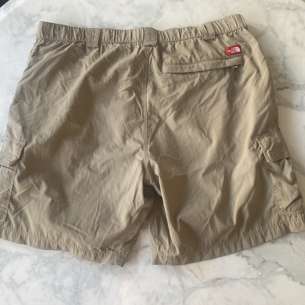THE NORTH FACE Womens Shorts 6 long 7” inseam - Picture 1 of 9